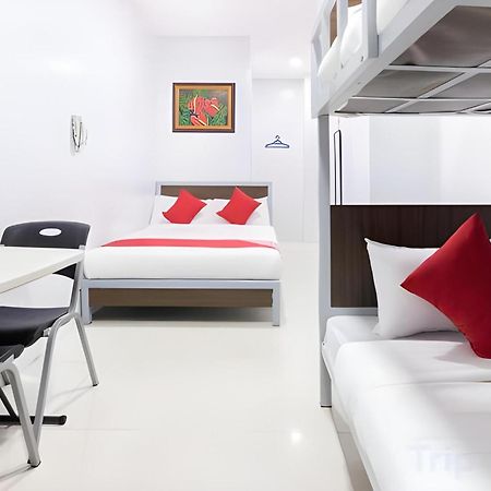 OYO 152 Sangco Condotel Manila Esterno foto