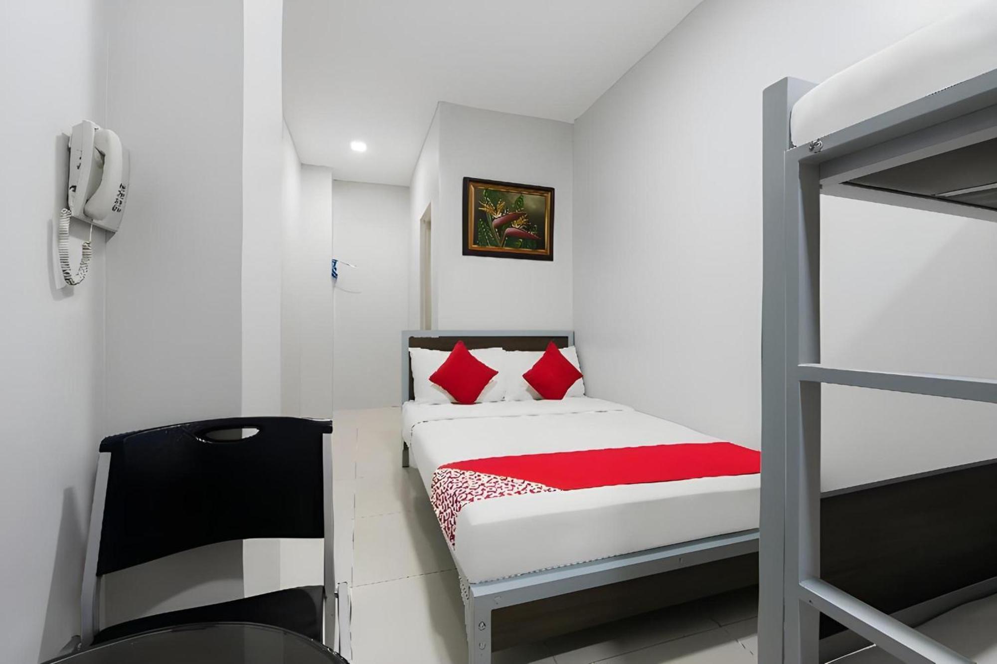 OYO 152 Sangco Condotel Manila Esterno foto