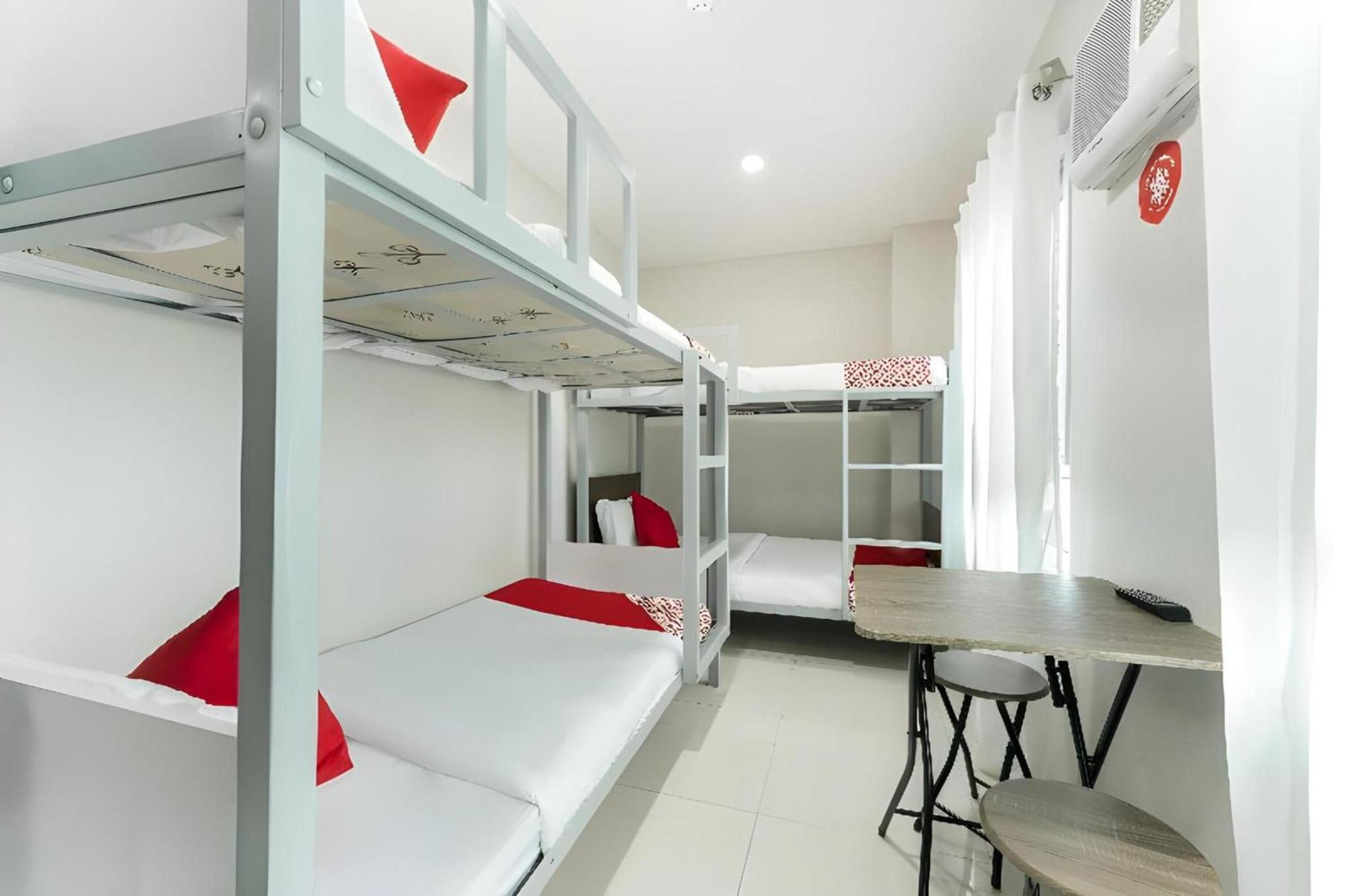 OYO 152 Sangco Condotel Manila Esterno foto