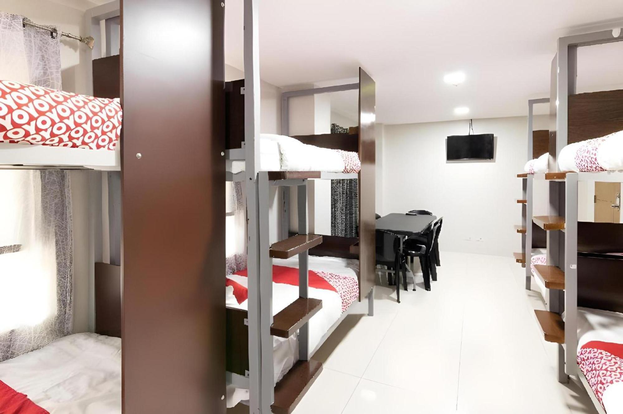OYO 152 Sangco Condotel Manila Esterno foto