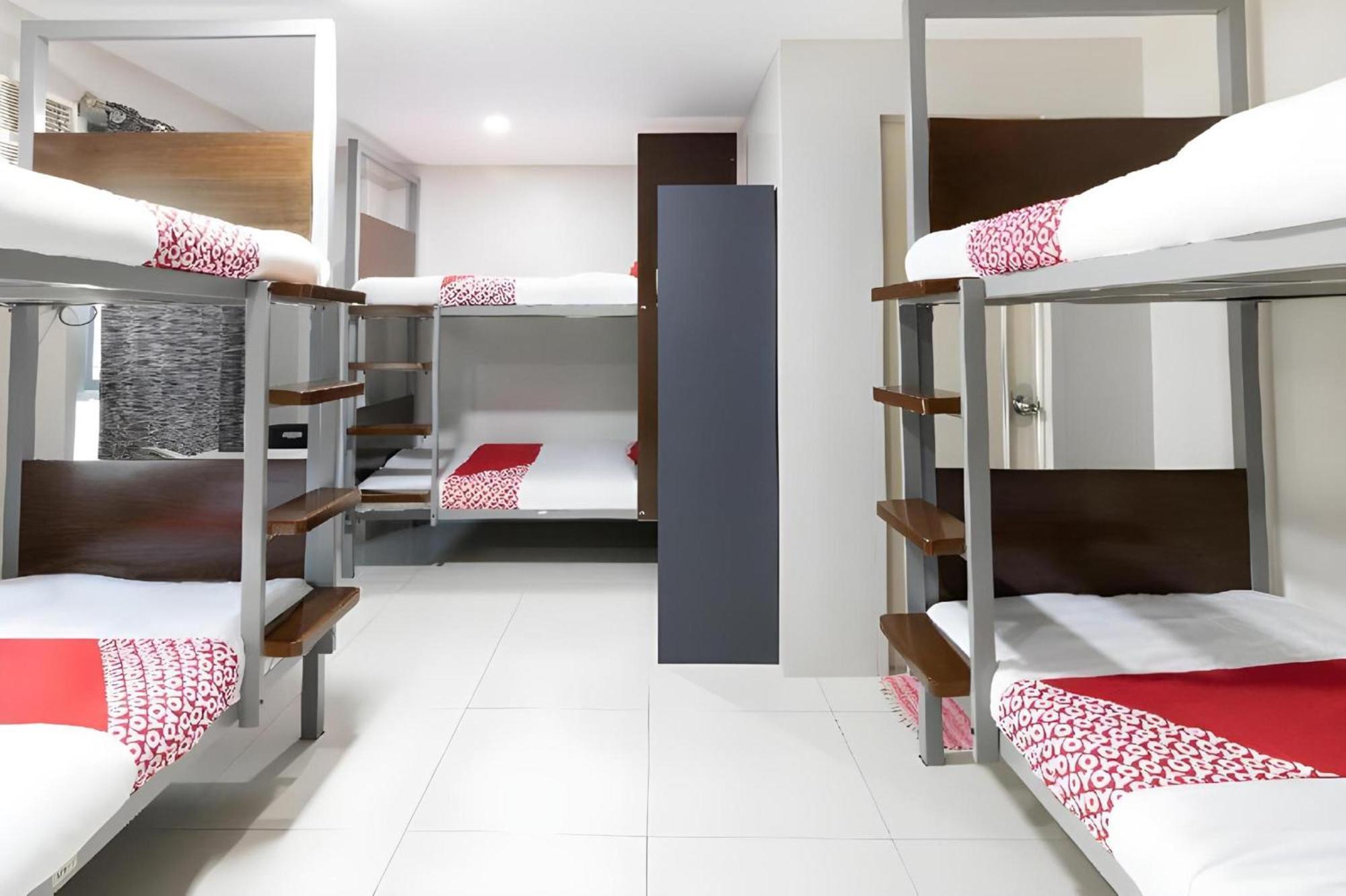 OYO 152 Sangco Condotel Manila Esterno foto