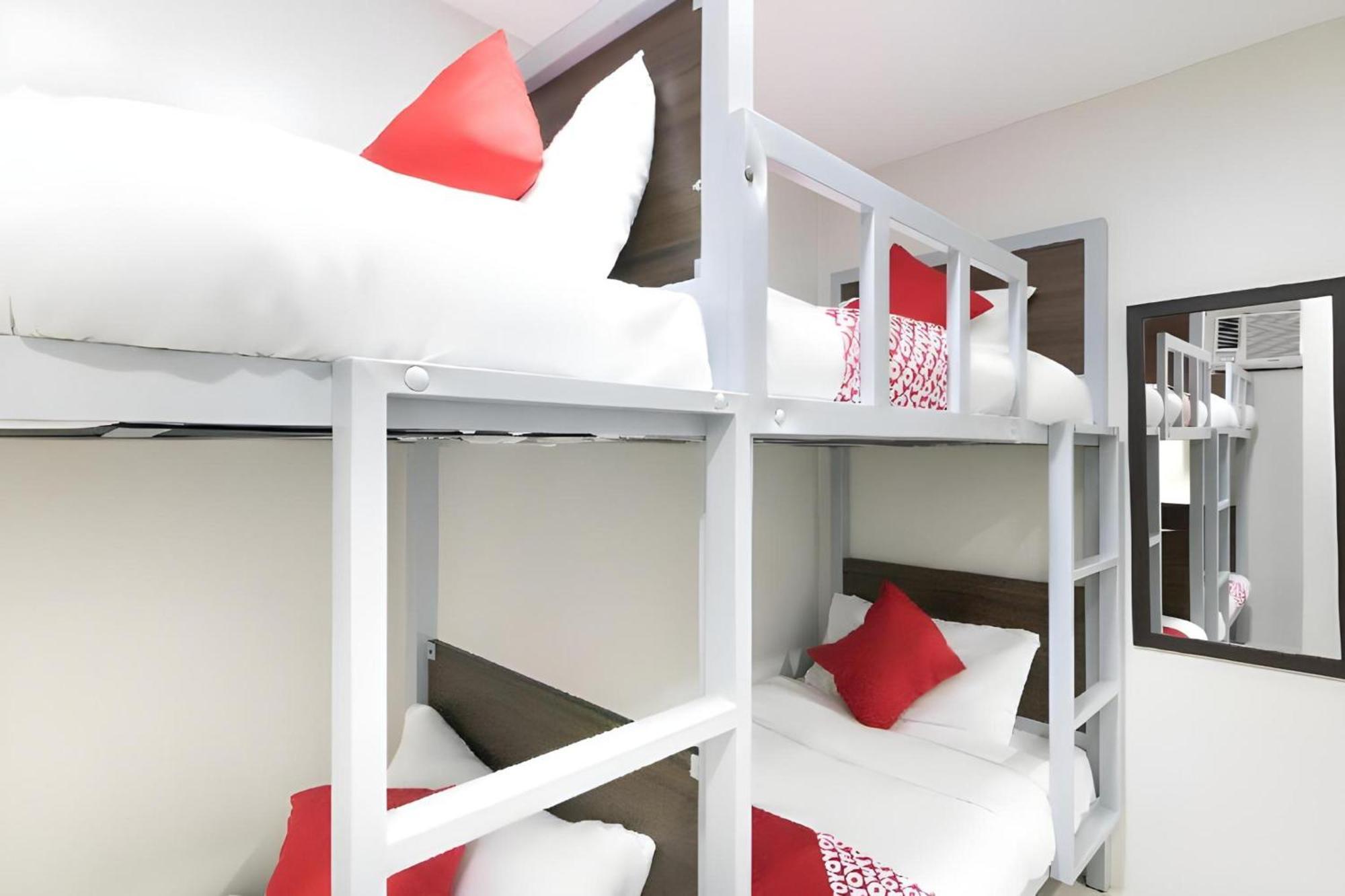OYO 152 Sangco Condotel Manila Esterno foto