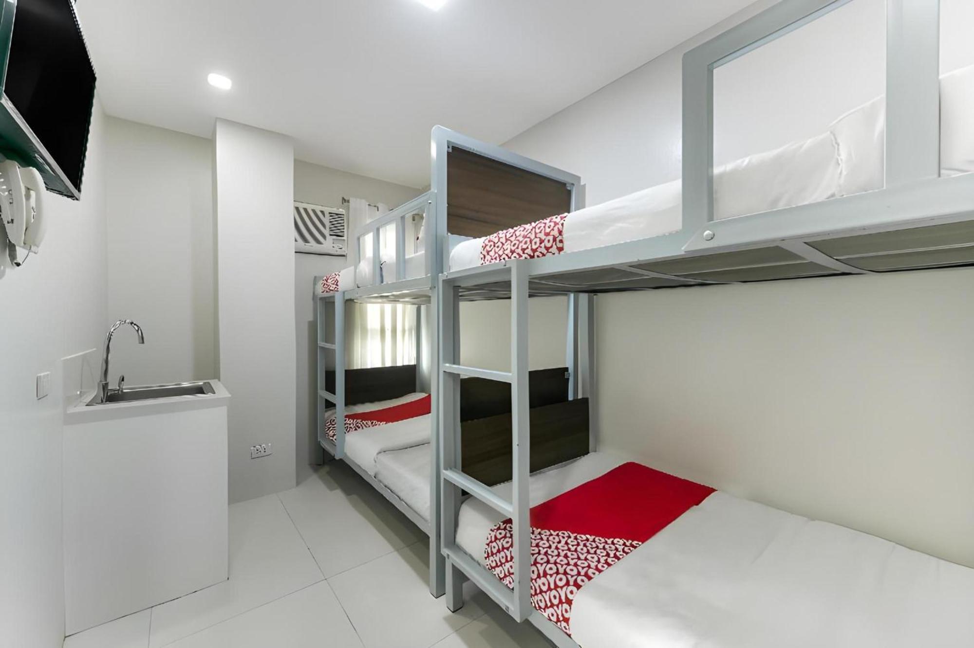 OYO 152 Sangco Condotel Manila Esterno foto